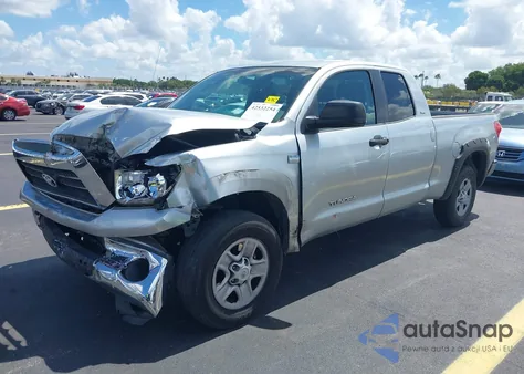 2007 Toyota Tundra Sr5 4.7L V8 z USA, uszkodzony, nr VIN 5TFRT541X7X014553